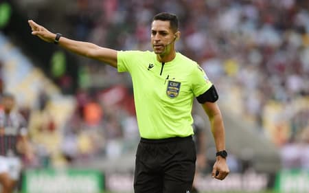 Rodrigo José Pereira de Lima é o árbitro de Vasco x Corinthians (Foto: Alexandre Durao/Zimel Press/Gazeta Press)