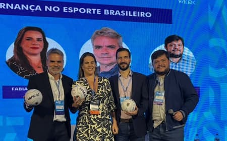 Luiz Carlos Siciliano (e), Fabiana Bentes, Pedro Daniel e Bruno Balla, Gerente de Operações do Lance! (Foto: Gustavo Loio)