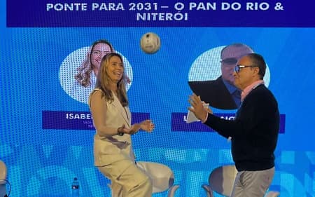 Isabel Swan e Lauter Nogueira no palco Lance! (Foto: Gustavo Loio/Lance!)
