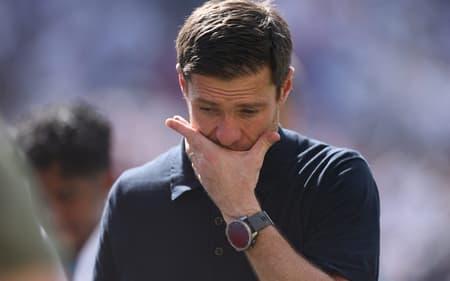 Xabi Alonso reage durante dura derrota do Real Madrid para o PSG no Mundial de Clubes