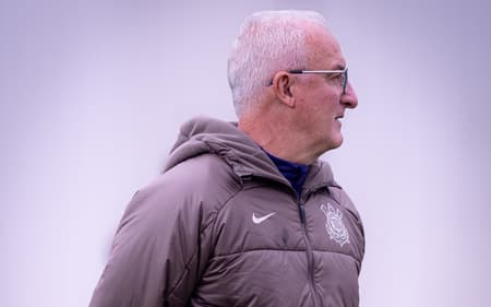 Dorival precisou mudar a equipe do Corinthians (Foto: Rodrigo Coca/Agência Corinthians)