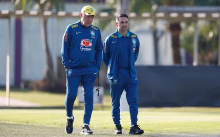 Carlo Ancelotti e Rodrigo Caetano têm sido inseparáveis na Seleção Brasileira