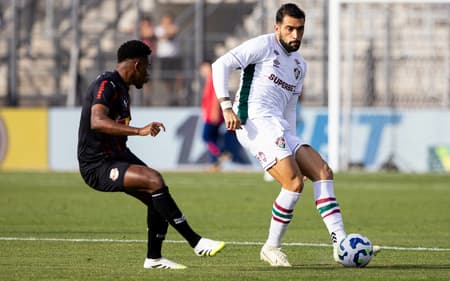 Freytes em ação no jogo do Fluminense contra o Bragantino