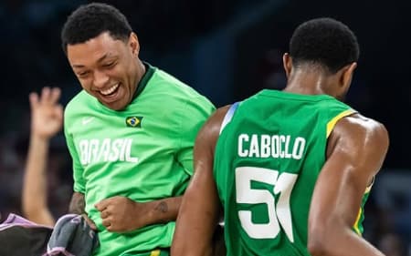 Yago dos Santos e Bruno Caboclo pela seleção (Reprodução)