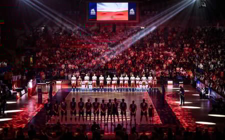 Itália e Polônia se enfrentam pela final da VNL (Foto: Divulgação/Volleyball World)