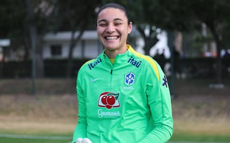 Lorena, goleira do Kansas City, disputa a Copa América pela Seleção Brasileira. (Foto: Cláudia, goleira da Seleção, durante Brasil e Colômbia. (Foto: Lívia Villas Boas/Divulgação)
