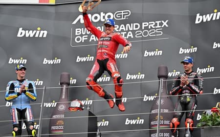Marc Márquez lidera MotoGP (Foto: Jure Makovec / AFP)