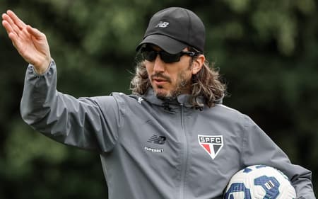 Luis Zubeldía tem problemas para escalar o São Paulo (Foto: Erico Leonan / São Paulo FC)