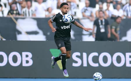 Vitinho, do Botafogo, foi convocado para a Seleção (Foto: Vítor Silva/Botafogo)