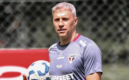 Crespo divulgou o planejamento da semana do São Paulo (Foto: Anuar Sayed / São Paulo FC)