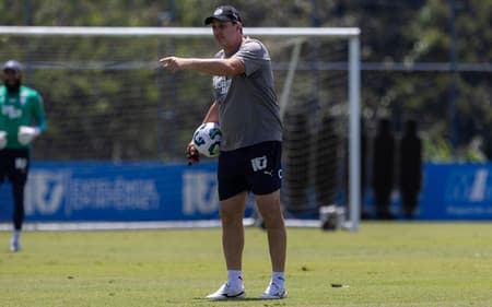 Rogério Ceni comanda treino do Bahia antes de enfrentar o Cruzeiro (Foto: Rafael Rodrigues / EC Bahia)