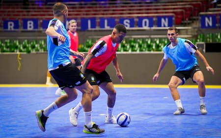 Treino da Seleção Brasileira de Futsal (Foto: Joilson Marconne/CBF)