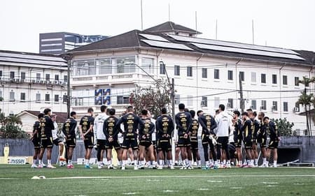 Jogadores do Santos treinam no CT Rei Pelé. (Foto: Raul Baretta/ Santos FC)