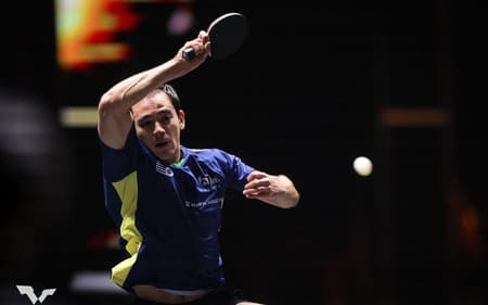 Hugo Calderano na vitória na estreia do China Smash (Divulgação: WTT)