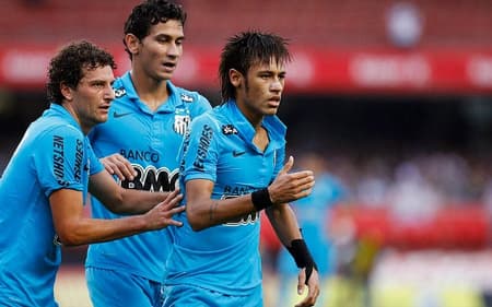 Elano jogou ao lado de Ganso e Neymar no Santos (Foto: Ricardo Saibun/Santos FC)