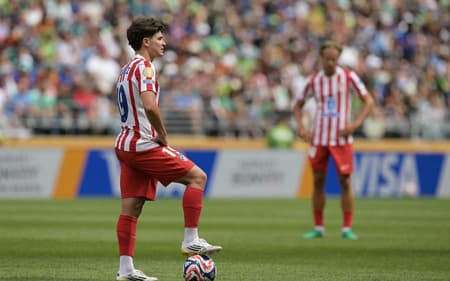 Julián Alvarez é um dos destaques do Atlético de Madrid (Foto: Juan Mabromata/AFP)