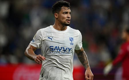 Marcos Leonardo em ação em Al-Hilal x Pachuca (Foto: Federico PARRA / AFP)