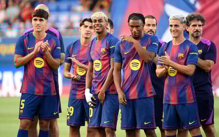 Barcelona se apresentou para os torcedores
