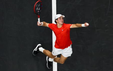 João Fonseca na vitória sobre o italiano Flavio Cobolli na Laver Cup, em San Francisco (Foto: CLIVE BRUNSKILL )