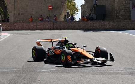 Lando Norris em último treino livre do GP do Azerbaijão de F1 (Foto: Alexander Nemenov / AFP)