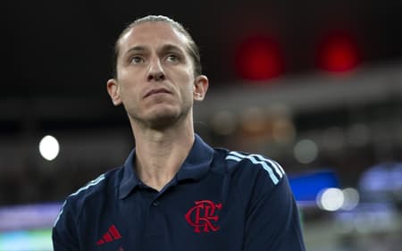 Filipe Luis, técnico do Flamengo, durante partida contra o Botafogo-PB no Maracanã pela Copa Do Brasil 2025 (Foto: Jorge Rodrigues/AGIF)