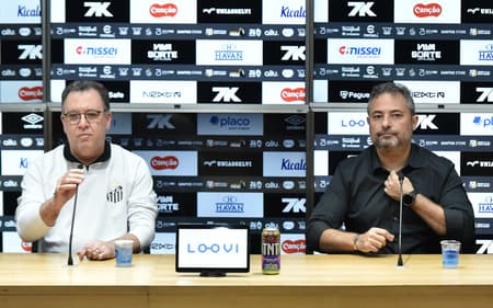 O presidente Marcelo Teixeira ao lado de Alexandre Mattos. (Foto: Jota Erre/AGIF)
