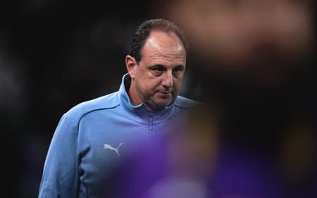 Rogério Ceni comandou a vitória do Bahia contra o Corinthians, no Brasileirão (Foto: Ettore Chiereguini/AGIF)