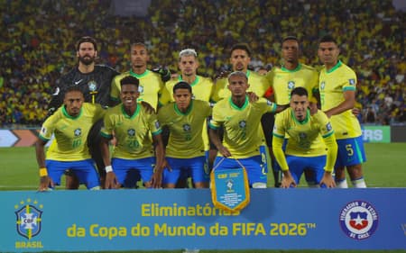 Seleção Brasileira enfrenta o Chile no Maracanã (Foto: Marlon Costa/AGIF)