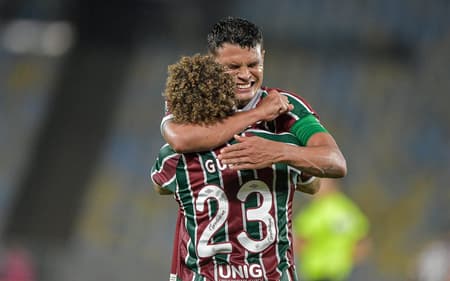 Thiago Silva comemora gol do Fluminense (Foto: Thiago Ribeiro/AGIF)