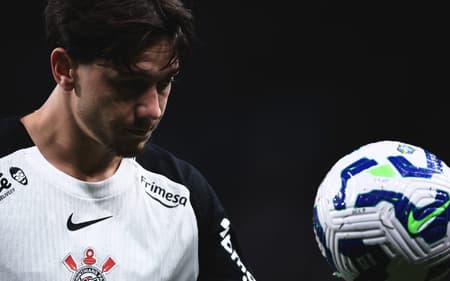 Rodrigo Garro sofreu uma lesão grau 2 na panturrilha direita (Foto: Ettore Chiereguini/AGIF)
