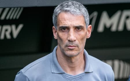 Recém-chegado ao Santos, Vojvoda tem contrato com o clube até o fim do ano que vem. (Foto: Fernando Moreno/AGIF)