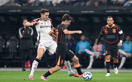 Corinthians e Flamengo empatam pelo Brasileirão