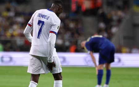 Dembélé sente lesão muscular na coxa direita em jogo entre França e Ucrânia, pelas Eliminatórias