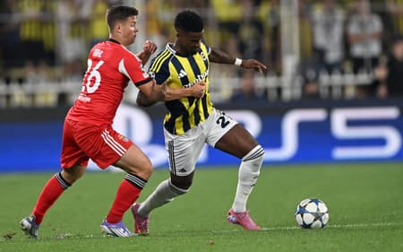 Fenerbahçe e Benfica empataram por 0 a 0 pela Champions League (Foto: Ozan KOSE/AFP)
