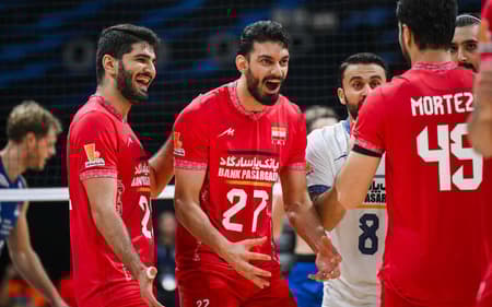 Irã vence Sérvia na disputa das oitavas do Mundial de Vôlei masculino 2025 (Foto: Volleyball World)