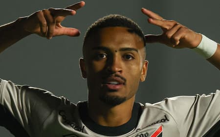Leozinho Athletico Athletic gol comemoração