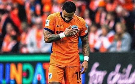 Memphis comemora gol marcado pela Holanda sobre Malta