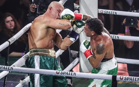 Popó Freitas e Wanderlei Silva em luta no Spaten Fight Night 2 (Foto: Gaspar Nóbrega/Inovafoto - IG:@gasparnobrega)