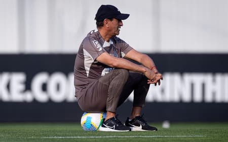 Ramón Díaz em treino do Corinthians