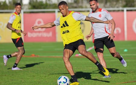 Vitinho, atacante do Internacional