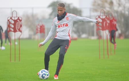 Vitinho, atacante do Internacional