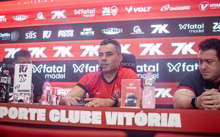 Jair Ventura é apresentado pelo Vitória (Foto: Victor Ferreira / EC Vitória)