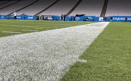 Gramado da Neo Química Arena em jogo da NFL