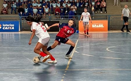Grazielle Souza, camisa 10 de Amazonas, no empate em 3 a 3 com São Paulo, pelos Jogos da Juventude (Foto: Gustavo Loio/Lance!)