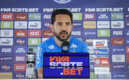Everton Ribeiro em entrevista coletiva pelo Bahia (Foto: Rafael Rodrigues/ EC Bahia)