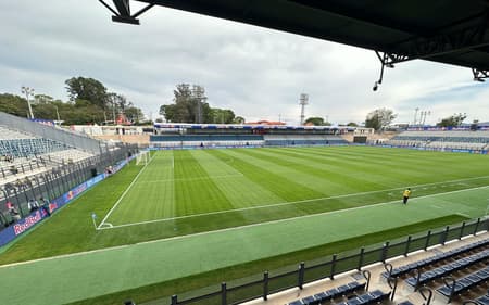 Red Bull Bragantino encara o Santos no Cícero de Souza Marques. (Foto: Juliana Yamaoka/ Lance!)