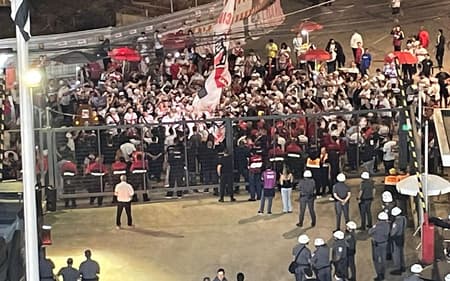 Torcida São Paulo protesto