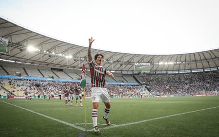 Germán Cano comemora gol no clássico com o Botafogo.