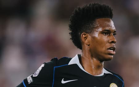 Estevão em ação pelo Chelsea (Foto: Divulgação/Chelsea FC)
