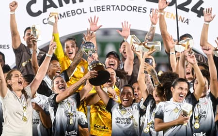 Corinthians comemora título da Libertadores de 2024 (Foto: Staff Images Woman/Conmebol)